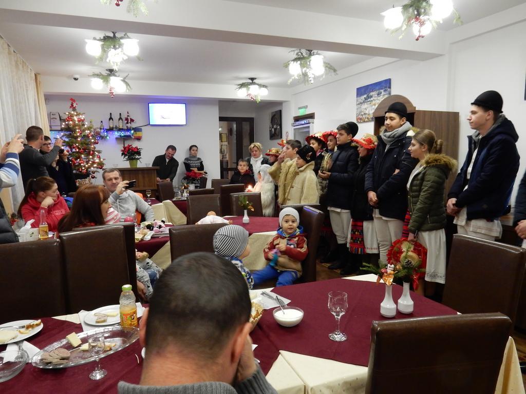 Pensiunea Cetatea Craiului Rîşnov Esterno foto