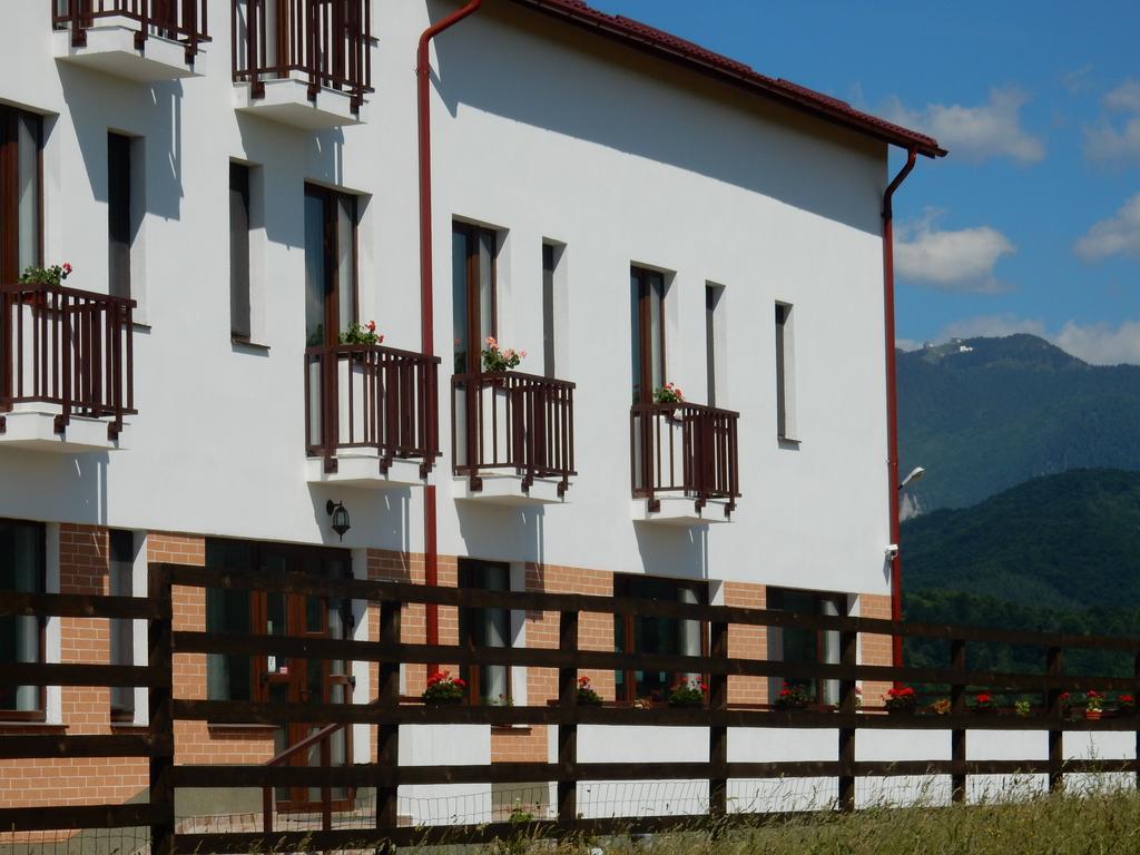 Pensiunea Cetatea Craiului Rîşnov Esterno foto